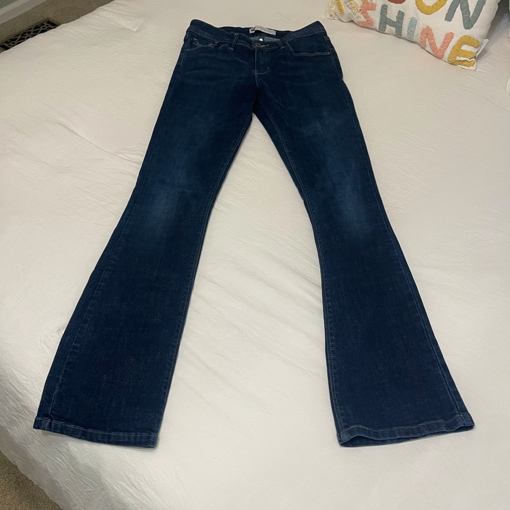 Levi’s Dark Wash Bootcut Skinny Jeans - Mid Rise (W27 L31)